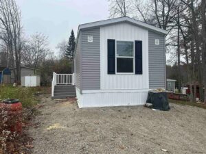 New mobile home exterior sold by Northern Mobile Homes, a mobile home retailer and manufactured home dealer in Exeter NH