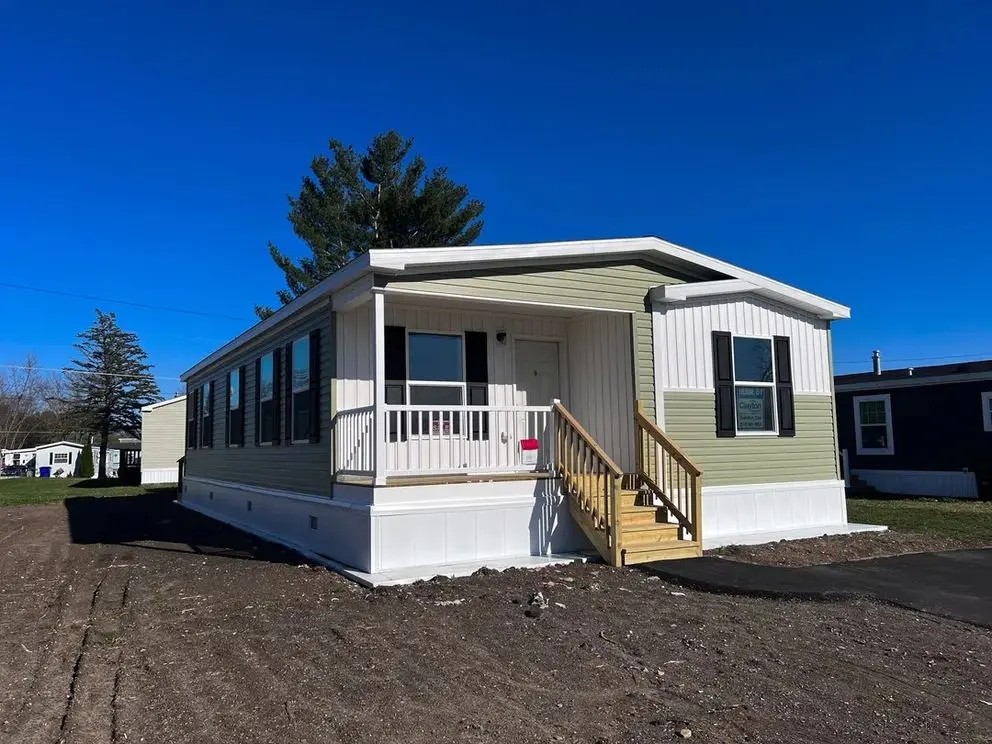 Clayton GEM Series - Jade 48 - Northern Mobile & Manufactured Homes